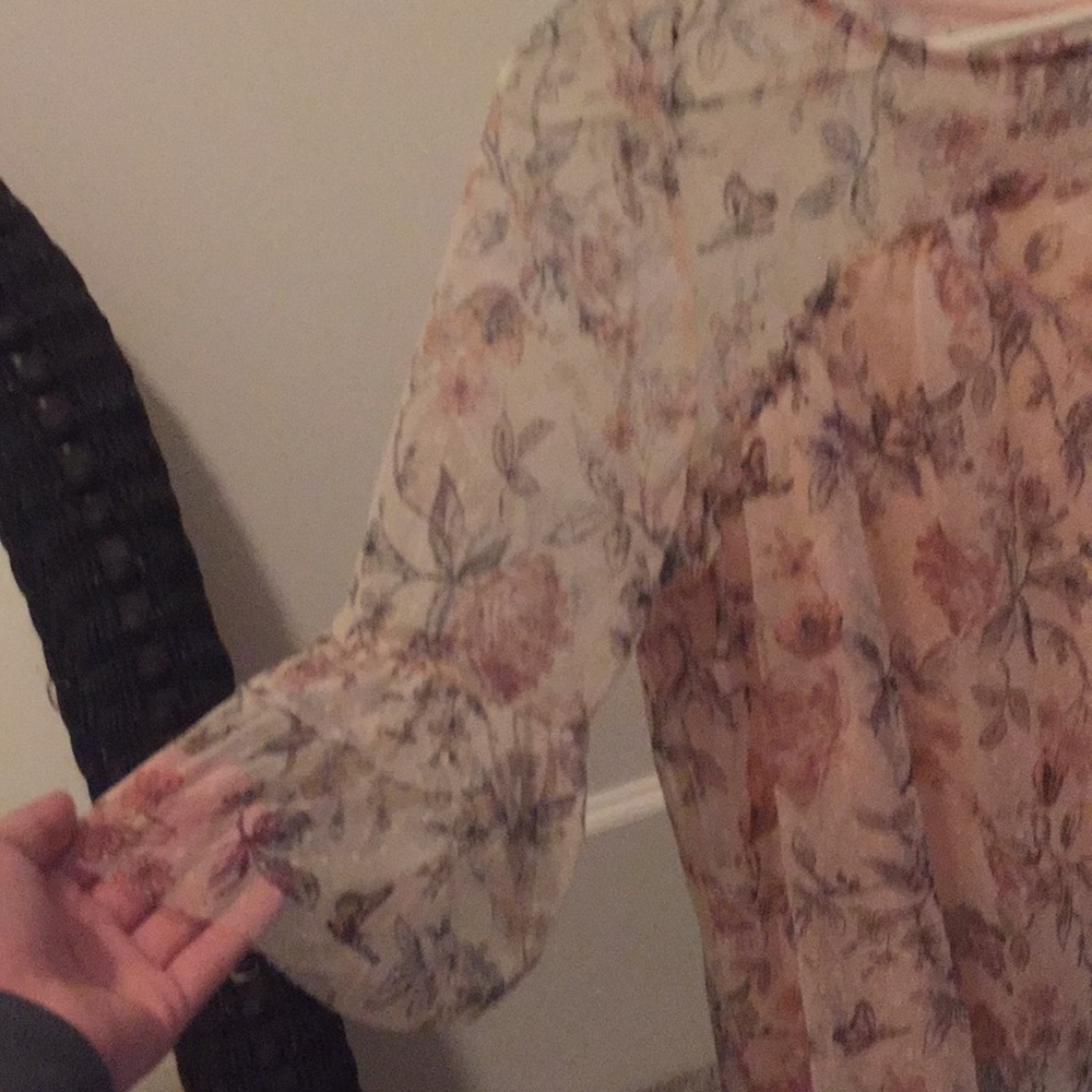 Pink blouse - Picture 2 of 4